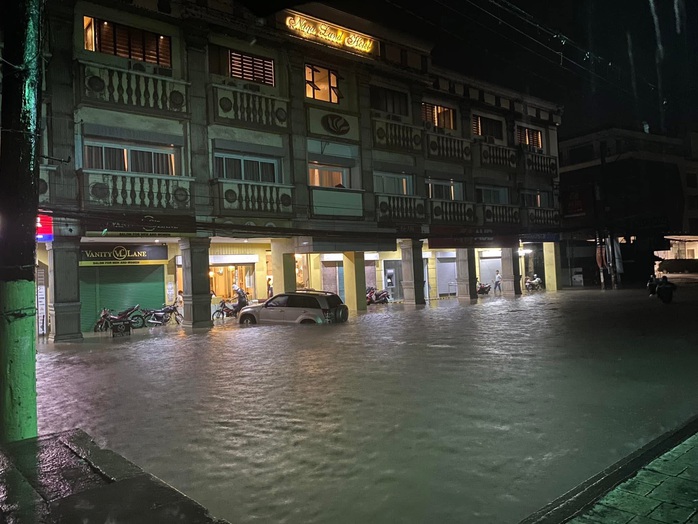 Cảnh tượng ngập lụt dữ dội do bão Trami ở Philippines- Ảnh 3. Cảnh tượng ngập lụt dữ dội do bão Trami ở Philippines- Ảnh 3.