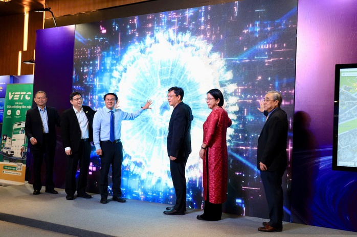 Năm 2025, TP HCM là 1 trong 5 địa phương đứng đầu chính phủ số- Ảnh 7. Năm 2025, TP HCM là 1 trong 5 địa phương đứng đầu chính phủ số- Ảnh 7.