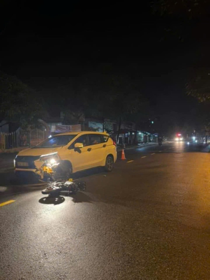 Bắt "ma men" đi ô tô tông 2 nữ sinh thương vong ở Quảng Nam- Ảnh 2. Bắt "ma men" đi ô tô tông 2 nữ sinh thương vong ở Quảng Nam- Ảnh 2.