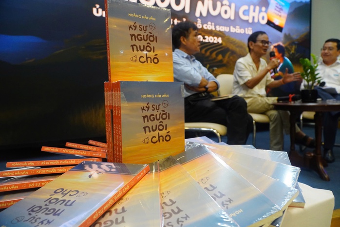 Sách mới "độc, lạ" của nhà báo Hoàng Hải Vân- Ảnh 1. Sách mới "độc, lạ" của nhà báo Hoàng Hải Vân- Ảnh 1.