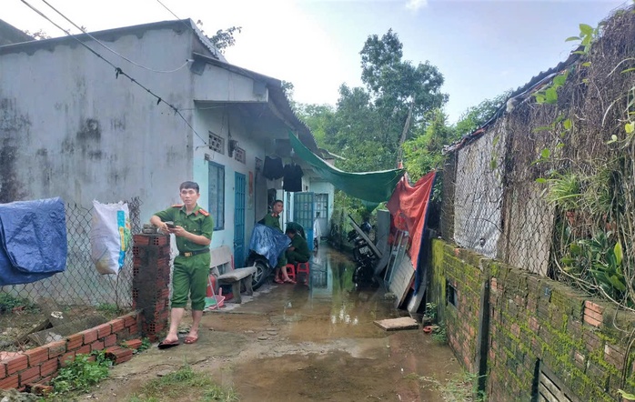 Người đàn ông bị điện giật chết trong phòng trọ ở Quảng Nam- Ảnh 1. Người đàn ông bị điện giật chết trong phòng trọ ở Quảng Nam- Ảnh 1.
