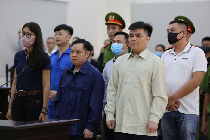 Các bị cáo tại phiên tòa sơ thẩm Các bị cáo tại phiên tòa sơ thẩm