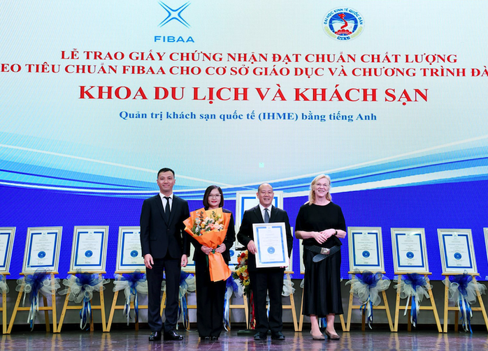 Trường ĐH Kinh tế Quốc dân nhận chứng nhận đạt chuẩn chất lượng của FIBAA- Ảnh 2. Trường ĐH Kinh tế Quốc dân nhận chứng nhận đạt chuẩn chất lượng của FIBAA- Ảnh 2.