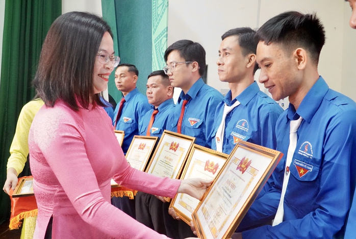 Tuyên dương thanh niên tiêu biểu ngành cao su làm theo lời Bác- Ảnh 2.