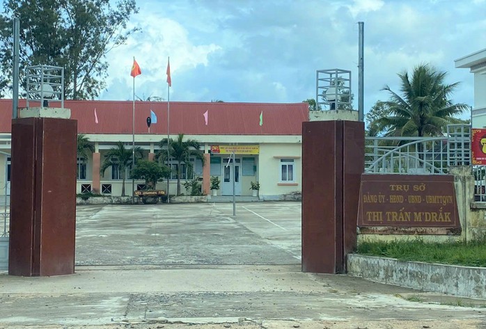 Khởi tố bí thư, chủ tịch 1 thị trấn vì lạm quyền- Ảnh 1. Khởi tố bí thư, chủ tịch 1 thị trấn vì lạm quyền- Ảnh 1.