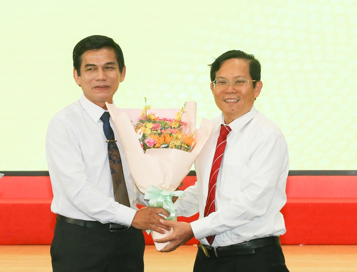 Họa sĩ Lê Sa Long và NSND Trà Giang đồng hành với "Mai Vàng tri ân"- Ảnh 1. Họa sĩ Lê Sa Long và NSND Trà Giang đồng hành với "Mai Vàng tri ân"- Ảnh 1.