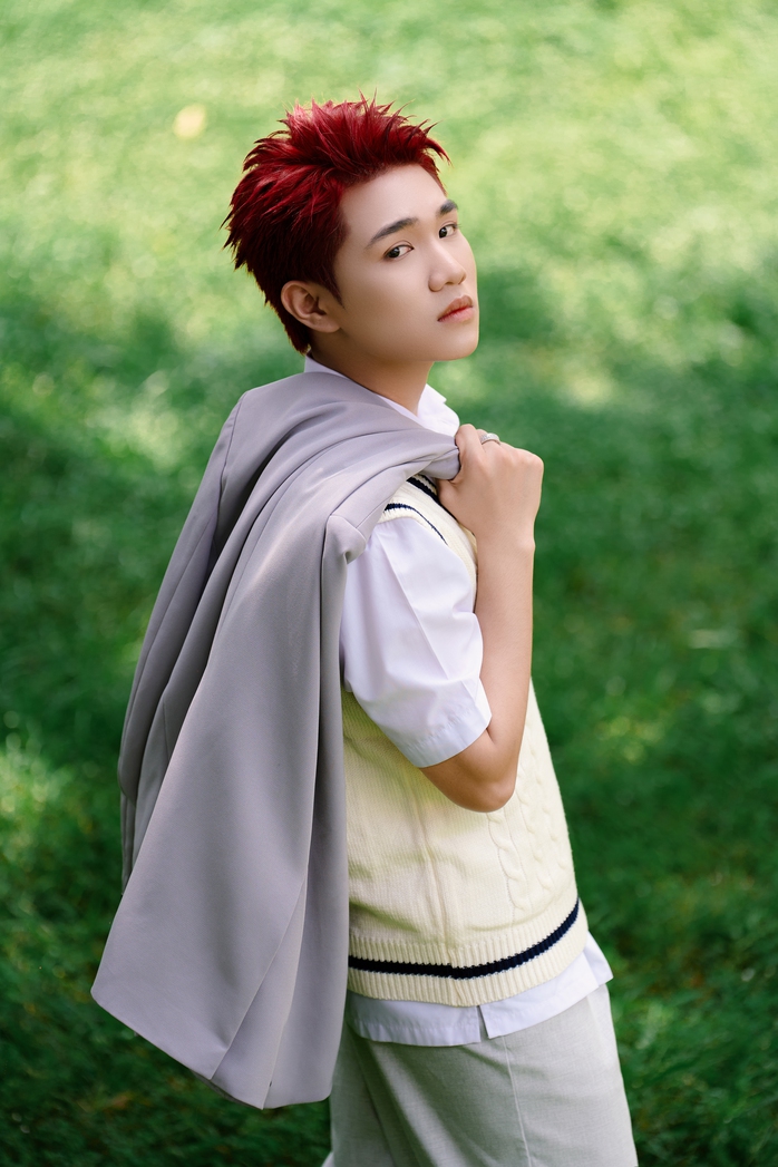 Thủ khoa thanh nhạc Captain Boy debut cỡ nào- Ảnh 1. Thủ khoa thanh nhạc Captain Boy debut cỡ nào- Ảnh 1.