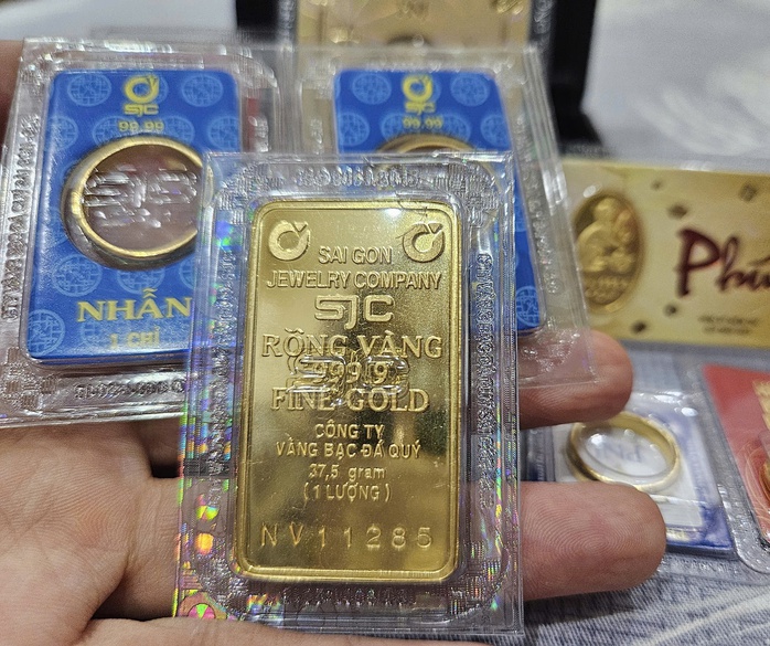 Điều gì khiến chuyên gia cảnh báo giá vàng có thể rơi thẳng đứng?- Ảnh 2. Điều gì khiến chuyên gia cảnh báo giá vàng có thể rơi thẳng đứng?- Ảnh 2.