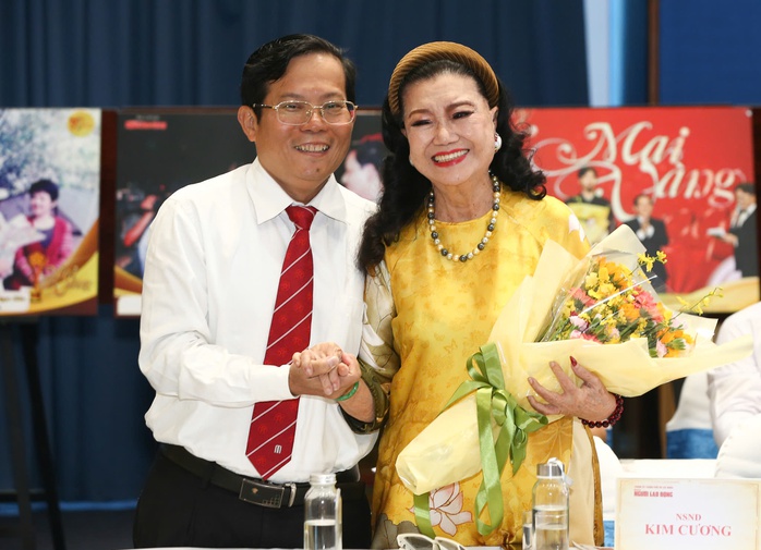 Nghệ sĩ tụ hội hướng tới kỷ niệm 30 năm Giải Mai Vàng và Mai Vàng thứ 30 - Ảnh 10. Nghệ sĩ tụ hội hướng tới kỷ niệm 30 năm Giải Mai Vàng và Mai Vàng thứ 30 - Ảnh 10.