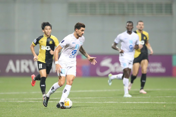 ĐKVĐ V-League cầm hòa đội bóng của Singapore- Ảnh 5. ĐKVĐ V-League cầm hòa đội bóng của Singapore- Ảnh 5.
