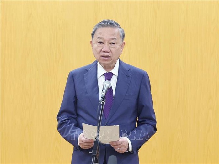Bộ Chính trị phân công ông Trần Cẩm Tú giữ chức Thường trực Ban Bí thư- Ảnh 3. Bộ Chính trị phân công ông Trần Cẩm Tú giữ chức Thường trực Ban Bí thư- Ảnh 3.