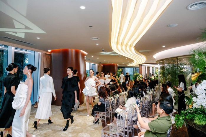 Show diễn thời trang độc quyền đến từ nhà thiết kế Đỗ Mạnh Cường và thương hiệu SIXDO Show diễn thời trang độc quyền đến từ nhà thiết kế Đỗ Mạnh Cường và thương hiệu SIXDO