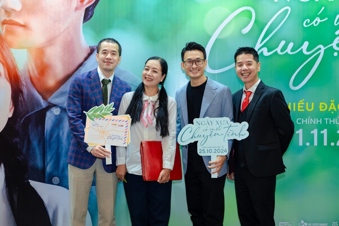 NSƯT Chiều Xuân gây sốc khi trở lại thời học trò- Ảnh 1. NSƯT Chiều Xuân gây sốc khi trở lại thời học trò- Ảnh 1.