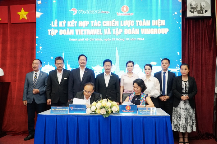 Công ty tỉ phú Phạm Nhật Vượng đưa xe buýt điện vào đưa đón khách du lịch của Vietravel- Ảnh 1. Công ty tỉ phú Phạm Nhật Vượng đưa xe buýt điện vào đưa đón khách du lịch của Vietravel- Ảnh 1.