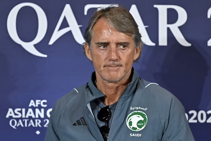Ả Rập Saudi thi đấu kém cỏi, Roberto Mancini bị cách chức HLV trưởng- Ảnh 3. Ả Rập Saudi thi đấu kém cỏi, Roberto Mancini bị cách chức HLV trưởng- Ảnh 3.