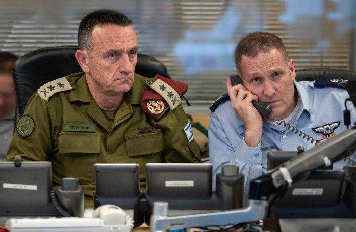 Israel ồ ạt điều 100 chiến đấu cơ, Iran tuyên bố "chống trả thành công"- Ảnh 2. Israel ồ ạt điều 100 chiến đấu cơ, Iran tuyên bố "chống trả thành công"- Ảnh 2.