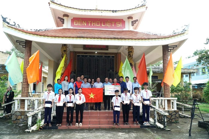 Báo in ngày 27-10: Cải cách giá điện: Hợp lý, minh bạch- Ảnh 2. Báo in ngày 27-10: Cải cách giá điện: Hợp lý, minh bạch- Ảnh 2.
