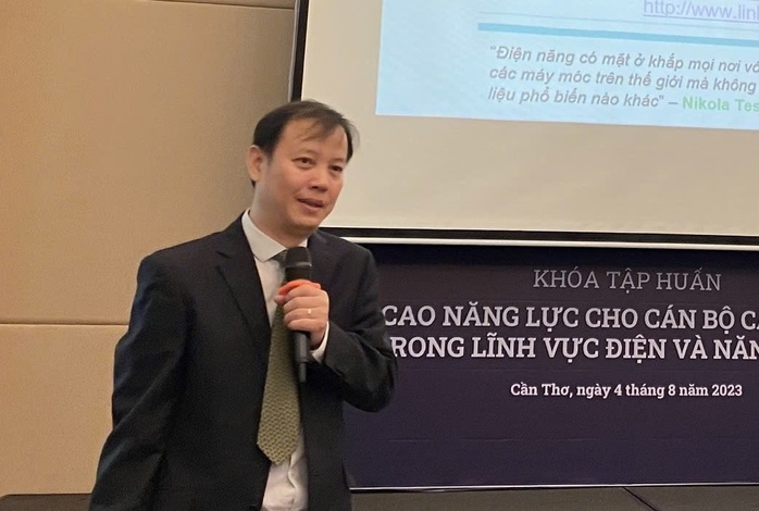 TS Thái Doãn Hoàng Cầu TS Thái Doãn Hoàng Cầu