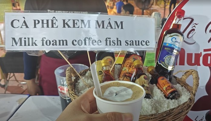 Chuyên gia ẩm thực nói gì về cà phê nước mắm?- Ảnh 1. Chuyên gia ẩm thực nói gì về cà phê nước mắm?- Ảnh 1.