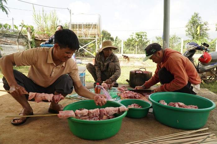 Lễ cúng bến nước truyền thống của đồng bào Ba Na- Ảnh 13. Lễ cúng bến nước truyền thống của đồng bào Ba Na- Ảnh 13.