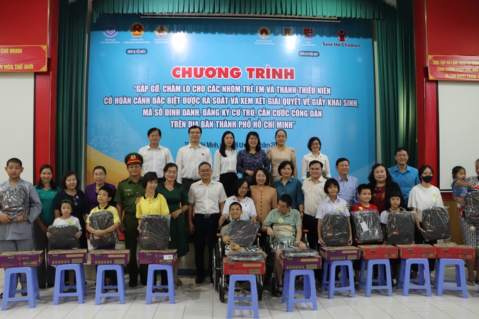 TP HCM: Cấp giấy khai sinh, CCCD cho trẻ em có hoàn cảnh đặc biệt- Ảnh 1. TP HCM: Cấp giấy khai sinh, CCCD cho trẻ em có hoàn cảnh đặc biệt- Ảnh 1.