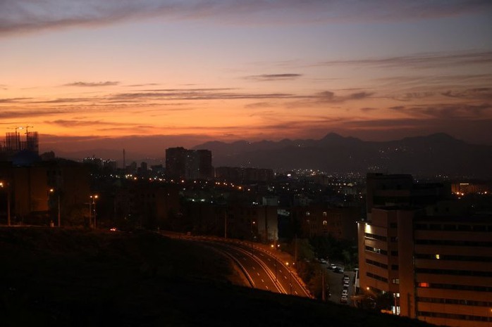 Israel tấn công đáp trả Iran: "Điều tồi tệ nhất" chưa đến?- Ảnh 1. Israel tấn công đáp trả Iran: "Điều tồi tệ nhất" chưa đến?- Ảnh 1.