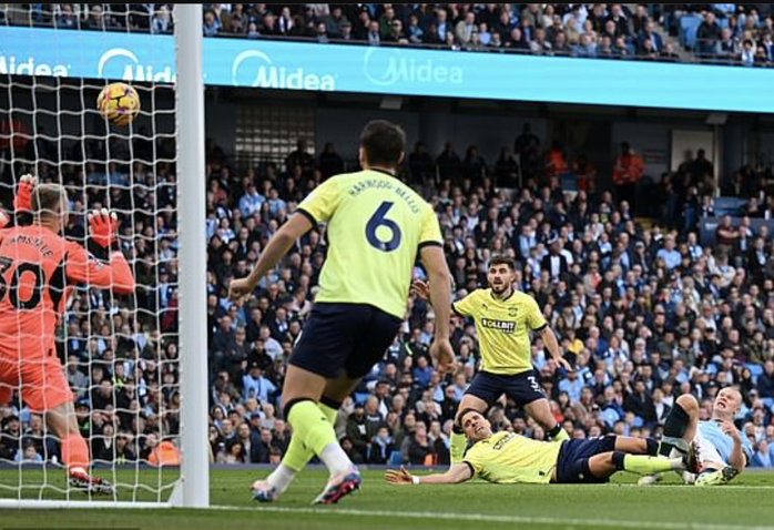 Man City thắng nhàn Southampton, giành ngôi đỉnh bảng Ngoại hạng- Ảnh 2. Man City thắng nhàn Southampton, giành ngôi đỉnh bảng Ngoại hạng- Ảnh 2.