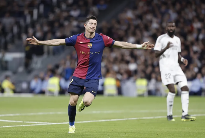 Lamine Yamal lập kỷ lục, Barcelona nghiền nát Real Madrid - Ảnh 5. Lamine Yamal lập kỷ lục, Barcelona nghiền nát Real Madrid - Ảnh 5.