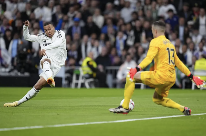 Lamine Yamal lập kỷ lục, Barcelona nghiền nát Real Madrid - Ảnh 2. Lamine Yamal lập kỷ lục, Barcelona nghiền nát Real Madrid - Ảnh 2.