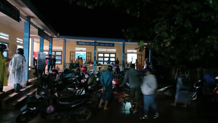 Phát hiện vệt nứt trên đỉnh đồi, Quảng Nam sơ tán cả khu dân cư- Ảnh 3. Phát hiện vệt nứt trên đỉnh đồi, Quảng Nam sơ tán cả khu dân cư- Ảnh 3.