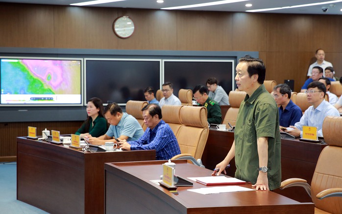 Bão Trami giật cấp 11, tâm bão còn cách Đà Nẵng khoảng 50 km- Ảnh 2. Bão Trami giật cấp 11, tâm bão còn cách Đà Nẵng khoảng 50 km- Ảnh 2.