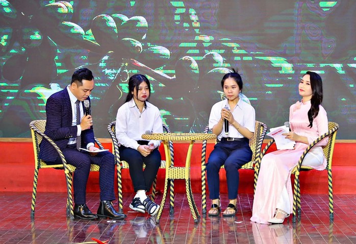 Xúc động với ý chí của nữ sinh viên ung thư giai đoạn 3- Ảnh 2. Xúc động với ý chí của nữ sinh viên ung thư giai đoạn 3- Ảnh 2.