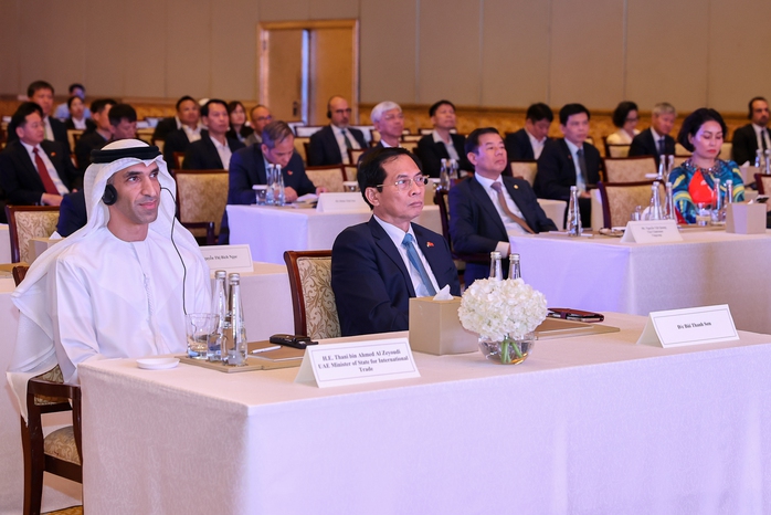 Thủ tướng dự sự kiện trưng bày và giới thiệu xe Vinfast tại UAE- Ảnh 4. Thủ tướng dự sự kiện trưng bày và giới thiệu xe Vinfast tại UAE- Ảnh 4.