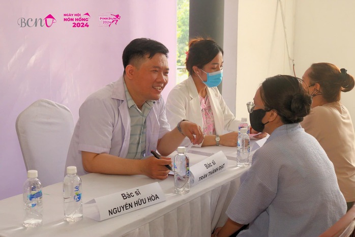 Lý do người đàn ông từ Bến Tre lên TP HCM hiến tóc - Ảnh 5. Lý do người đàn ông từ Bến Tre lên TP HCM hiến tóc - Ảnh 5.