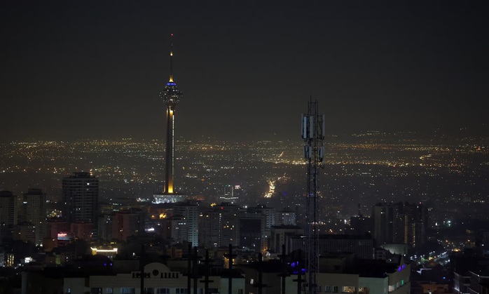 Tehran vào sáng sớm ngày 26-10 sau cuộc không kích của Israel vào các địa điểm quân sự. Ảnh: EPA Tehran vào sáng sớm ngày 26-10 sau cuộc không kích của Israel vào các địa điểm quân sự. Ảnh: EPA