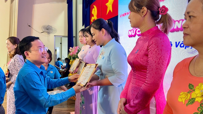 Nâng cao đời sống vật chất, tinh thần cho CNVC-LĐ- Ảnh 1. Nâng cao đời sống vật chất, tinh thần cho CNVC-LĐ- Ảnh 1.