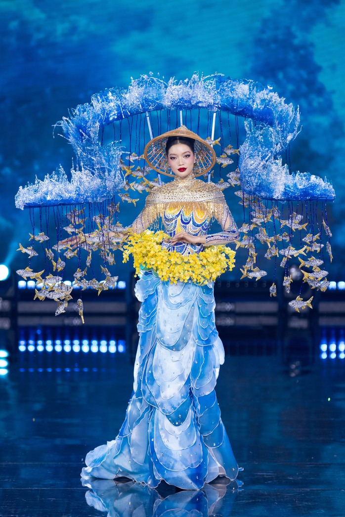 Khán giả choáng khi xem trang phục dân tộc ở "Hoa hậu Quốc gia Việt Nam 2024"- Ảnh 15. Khán giả choáng khi xem trang phục dân tộc ở "Hoa hậu Quốc gia Việt Nam 2024"- Ảnh 15.