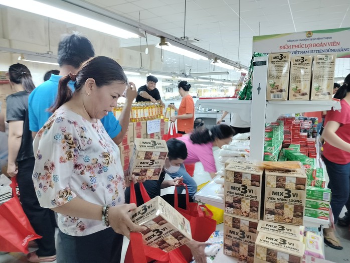 Thiếu biên chế, có nơi, một cán bộ Công đoàn chăm lo cho gần 25.000 đoàn viên- Ảnh 2. Thiếu biên chế, có nơi, một cán bộ Công đoàn chăm lo cho gần 25.000 đoàn viên- Ảnh 2.