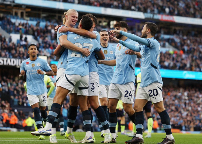Man City mạnh mẽ trở lại ngôi đầu Giải Ngoại hạng Anh sau vòng 9.  Ảnh: REUTERS