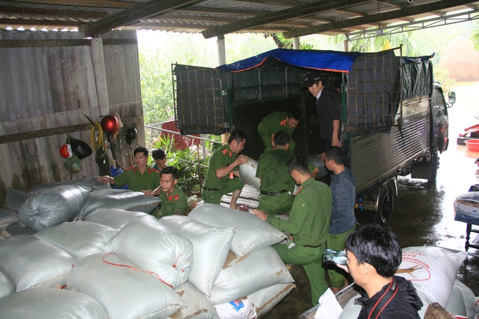 Hình ảnh rốn lũ Vĩnh Long sau chỉ đạo của giám đốc Công an Quảng Trị- Ảnh 1. Hình ảnh rốn lũ Vĩnh Long sau chỉ đạo của giám đốc Công an Quảng Trị- Ảnh 1.