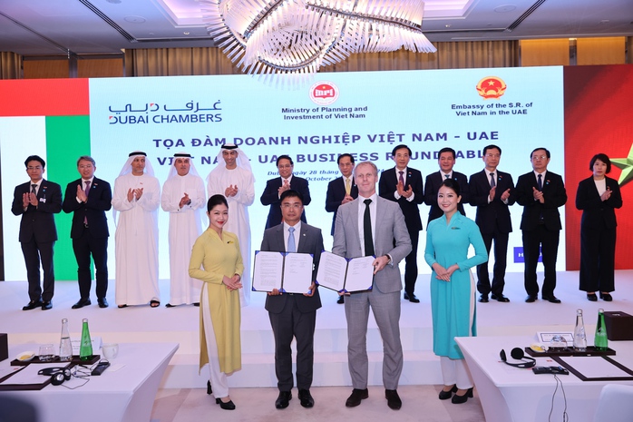Ảnh 1. Vietnam Airlines và Etihad Airways trao biên bản ghi nhớ Ảnh 1. Vietnam Airlines và Etihad Airways trao biên bản ghi nhớ