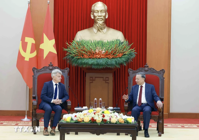 Tổng Bí thư Tô Lâm tiếp Đoàn cấp cao Đảng Cộng sản Pháp- Ảnh 4. Tổng Bí thư Tô Lâm tiếp Đoàn cấp cao Đảng Cộng sản Pháp- Ảnh 4.