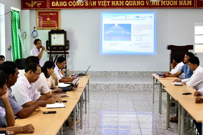 Sóc Trăng: Tập huấn theo dõi và tính toán phát thải khí nhà kính cho canh tác lúa- Ảnh 1. Sóc Trăng: Tập huấn theo dõi và tính toán phát thải khí nhà kính cho canh tác lúa- Ảnh 1.