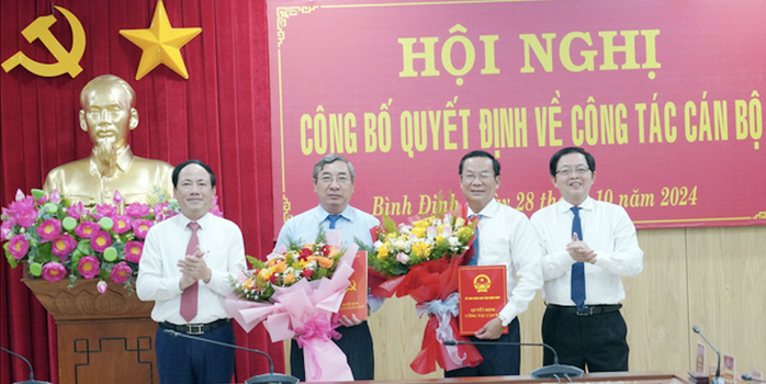 Bình Định tiếp nhận, điều động, bổ nhiệm 2 cán bộ chủ chốt- Ảnh 1. Bình Định tiếp nhận, điều động, bổ nhiệm 2 cán bộ chủ chốt- Ảnh 1.