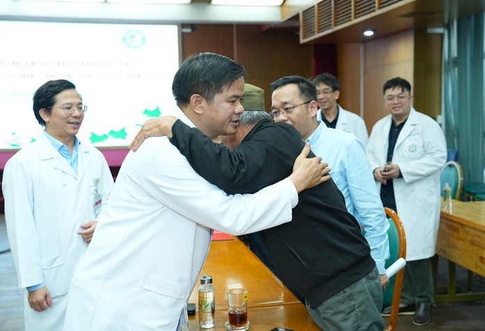 Trái tim đập trở lại sau 50 phút đặt vào lồng ngực mới- Ảnh 3. Trái tim đập trở lại sau 50 phút đặt vào lồng ngực mới- Ảnh 3.
