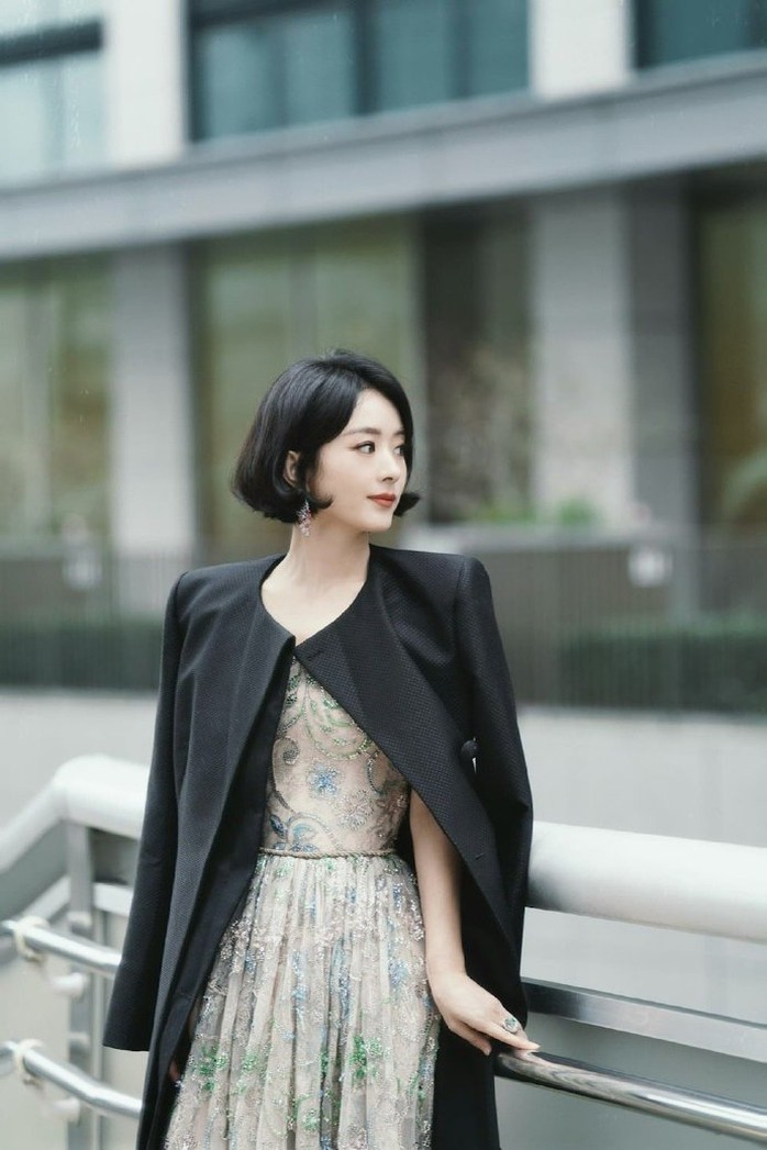 Triệu Lệ Dĩnh khoe nhan sắc quyến rũ- Ảnh 7. Triệu Lệ Dĩnh khoe nhan sắc quyến rũ- Ảnh 7.