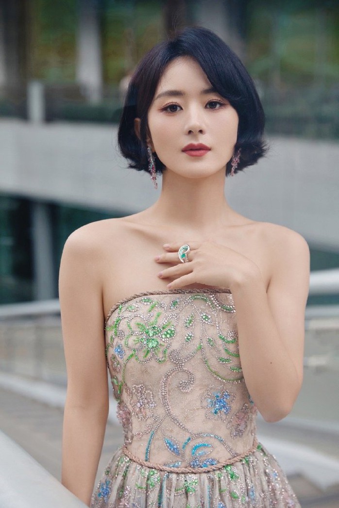Triệu Lệ Dĩnh khoe nhan sắc quyến rũ- Ảnh 3. Triệu Lệ Dĩnh khoe nhan sắc quyến rũ- Ảnh 3.