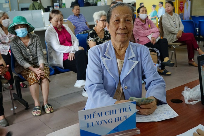 Lương hưu và trợ cấp BHXH tháng 11-2024 sẽ trả trễ?- Ảnh 1. Lương hưu và trợ cấp BHXH tháng 11-2024 sẽ trả trễ?- Ảnh 1.