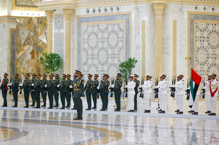 UAE bắn 21 phát đại bác chào đón Thủ tướng Phạm Minh Chính- Ảnh 4. UAE bắn 21 phát đại bác chào đón Thủ tướng Phạm Minh Chính- Ảnh 4.