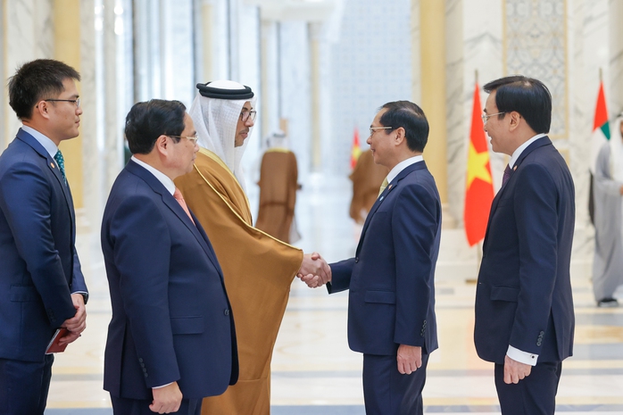 UAE bắn 21 phát đại bác chào đón Thủ tướng Phạm Minh Chính- Ảnh 10. UAE bắn 21 phát đại bác chào đón Thủ tướng Phạm Minh Chính- Ảnh 10.